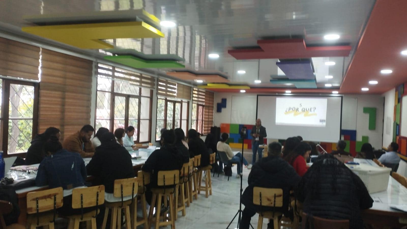 CAPACITACIÓN ESTRATÉGICA CADEC IMPULSA EL PROYECTO “REDEFINE POSSIBLE”